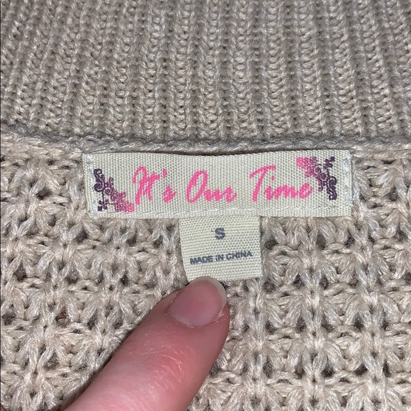 sweater - Picture 4 of 4